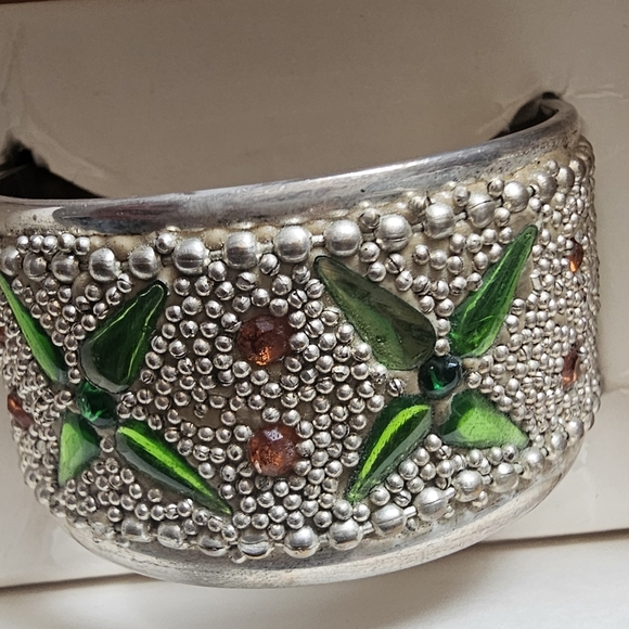 4 PIER 1 IMPORTS JEWELED SILVER PLATED ROUND NAPKIN RINGS - Picture 8 of 8